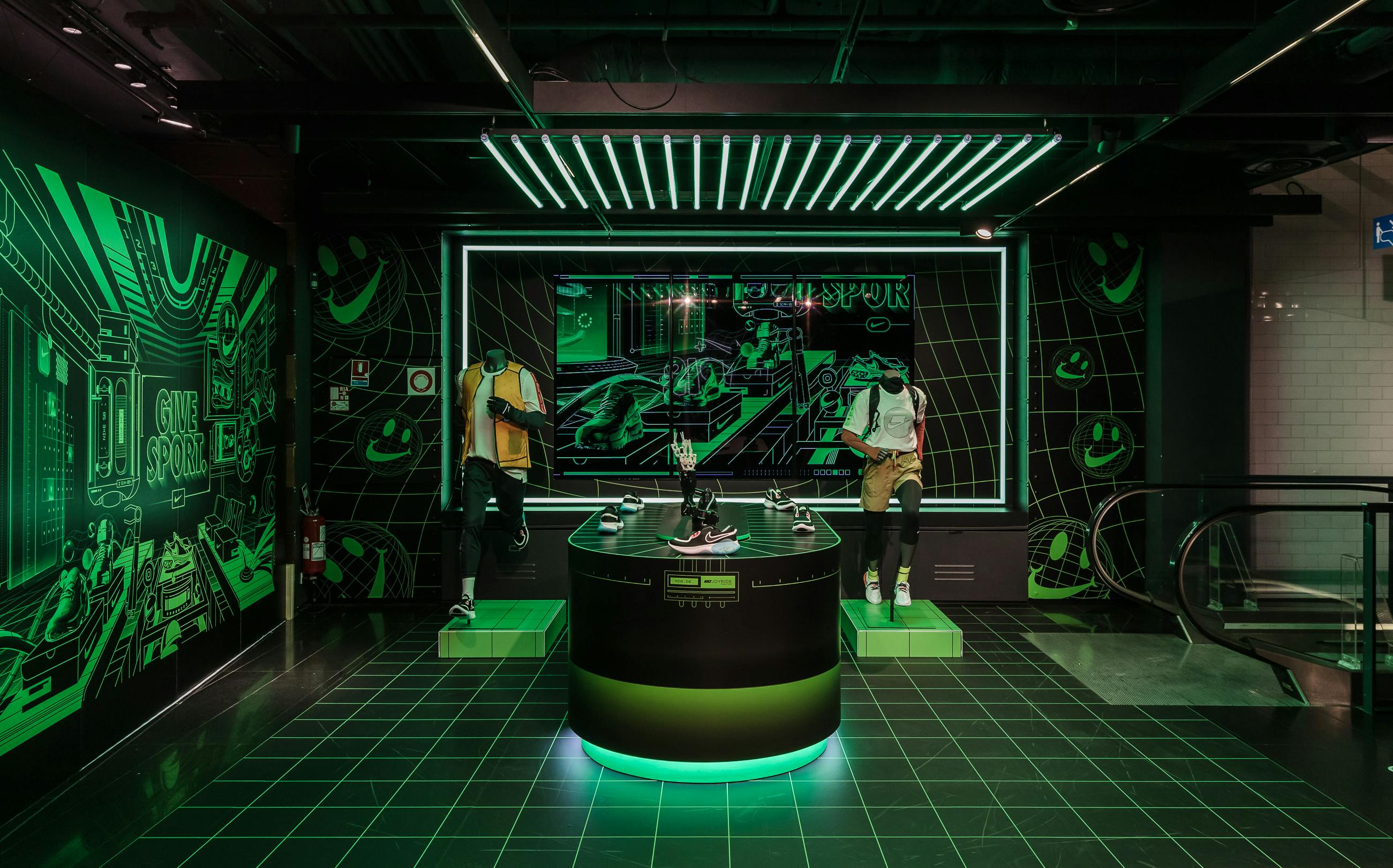 Nike retail design GIVE SPORT