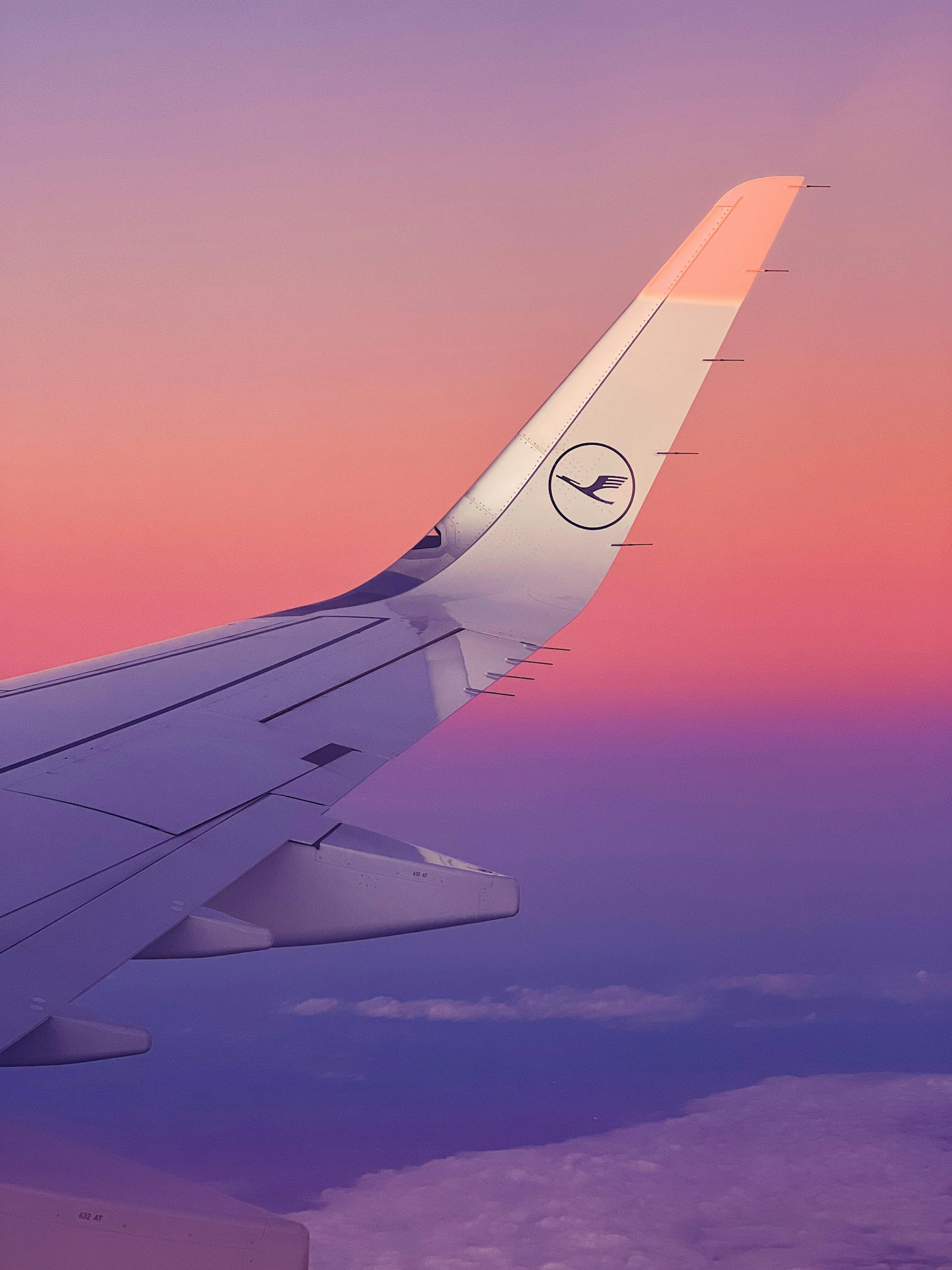 Skrzydło samolotu Lufthansa