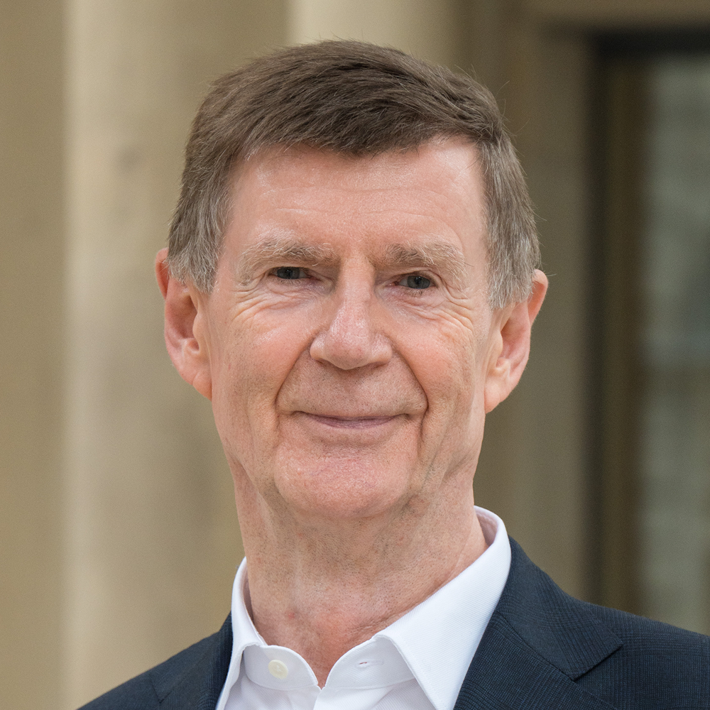 Max Herbst: Experte für Baufinanzierung und Zinsentwicklung