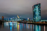 EZB, Frankfurt bei Nacht