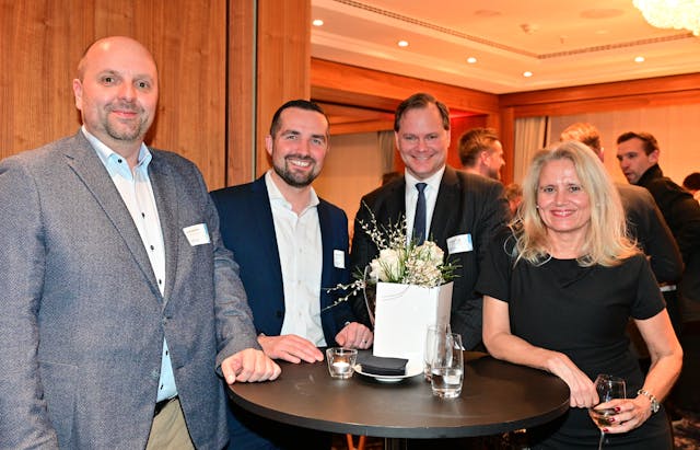 Christoph Balzer, Mathias Mauer, Thorsten Harbig (Commerzbank AG) und Sabine Münster (Signal Iduna)