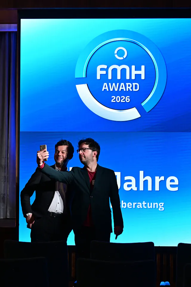 Slam Poeten Marius Loy und Uli Höhmann im Selfie-Modus