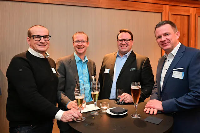 Stefan Münch und Philipp Heinemann (on-geo GmbH), Florian Blöthner (FMH), Oliver Danneberg (Finanzvergleich)