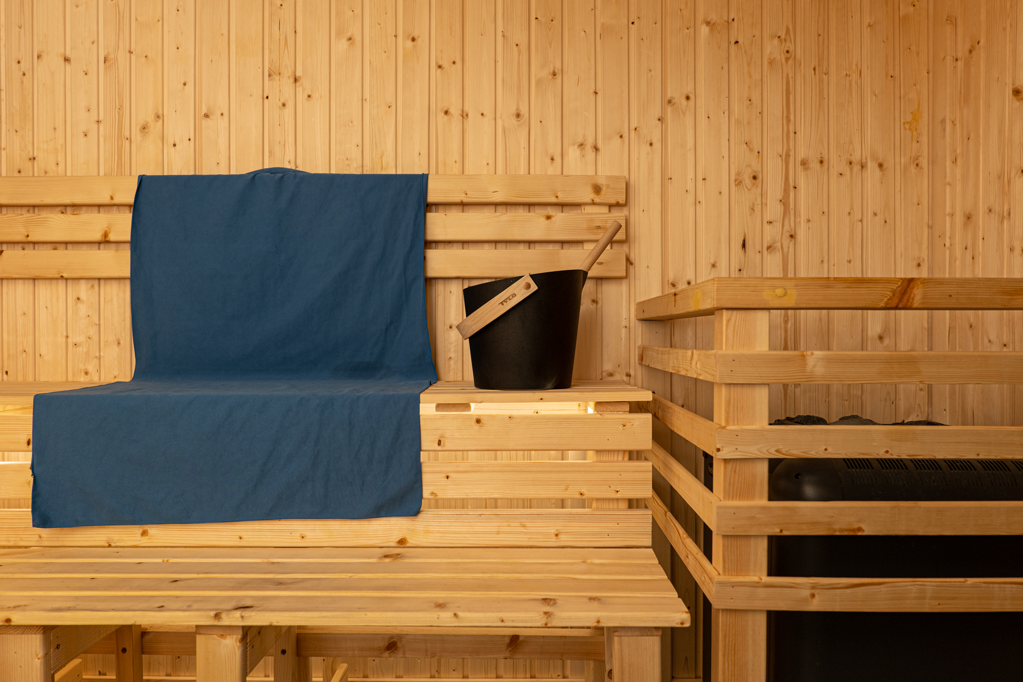 towel on sauna bench