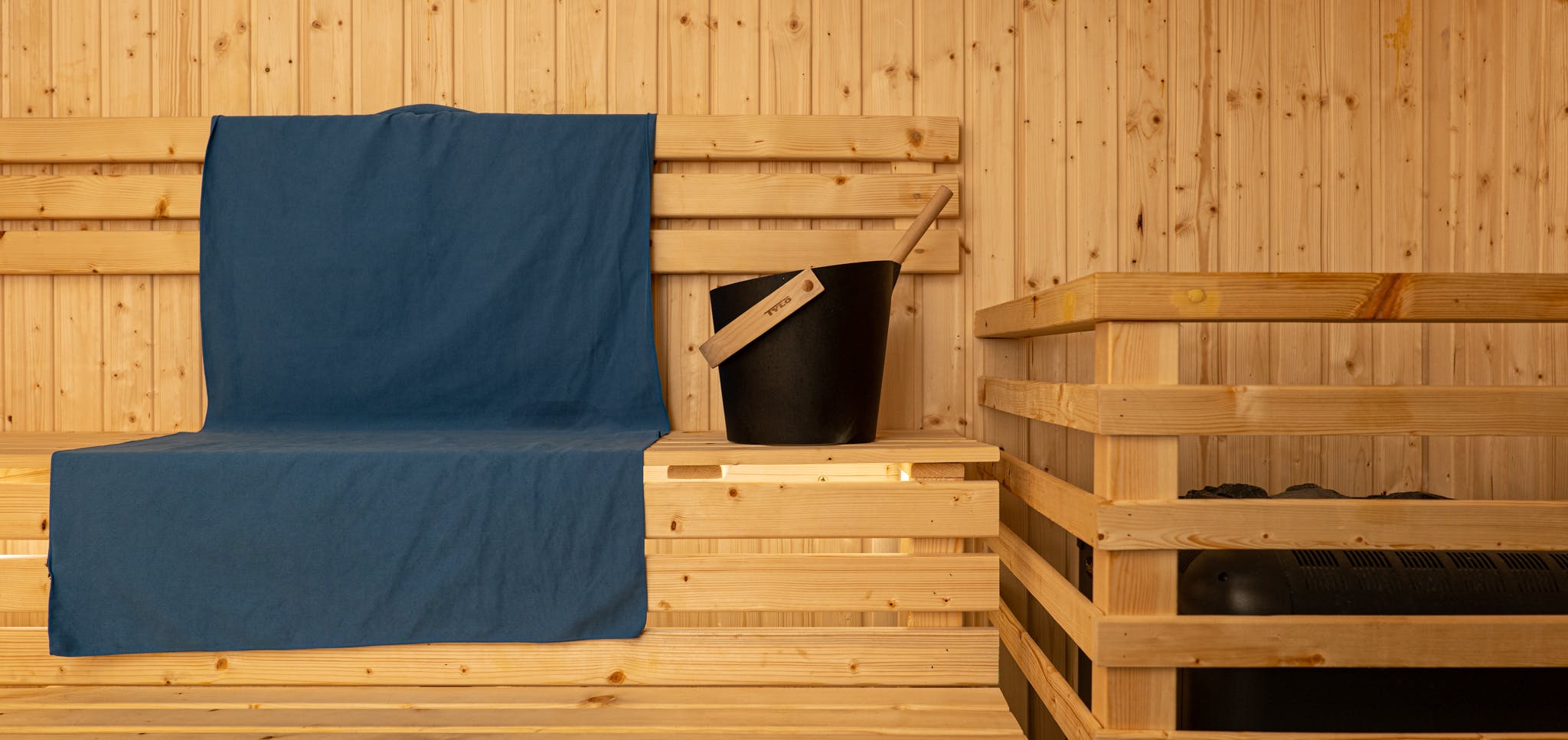 towel on sauna bench