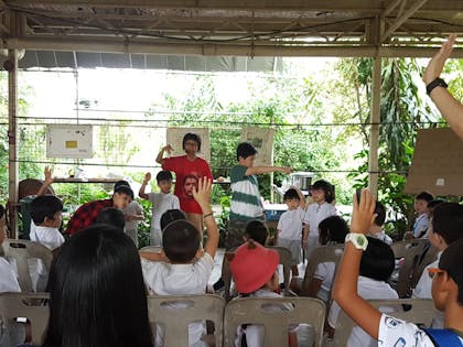 Primary school studnets having an activity at Green Circle Eco Farm.