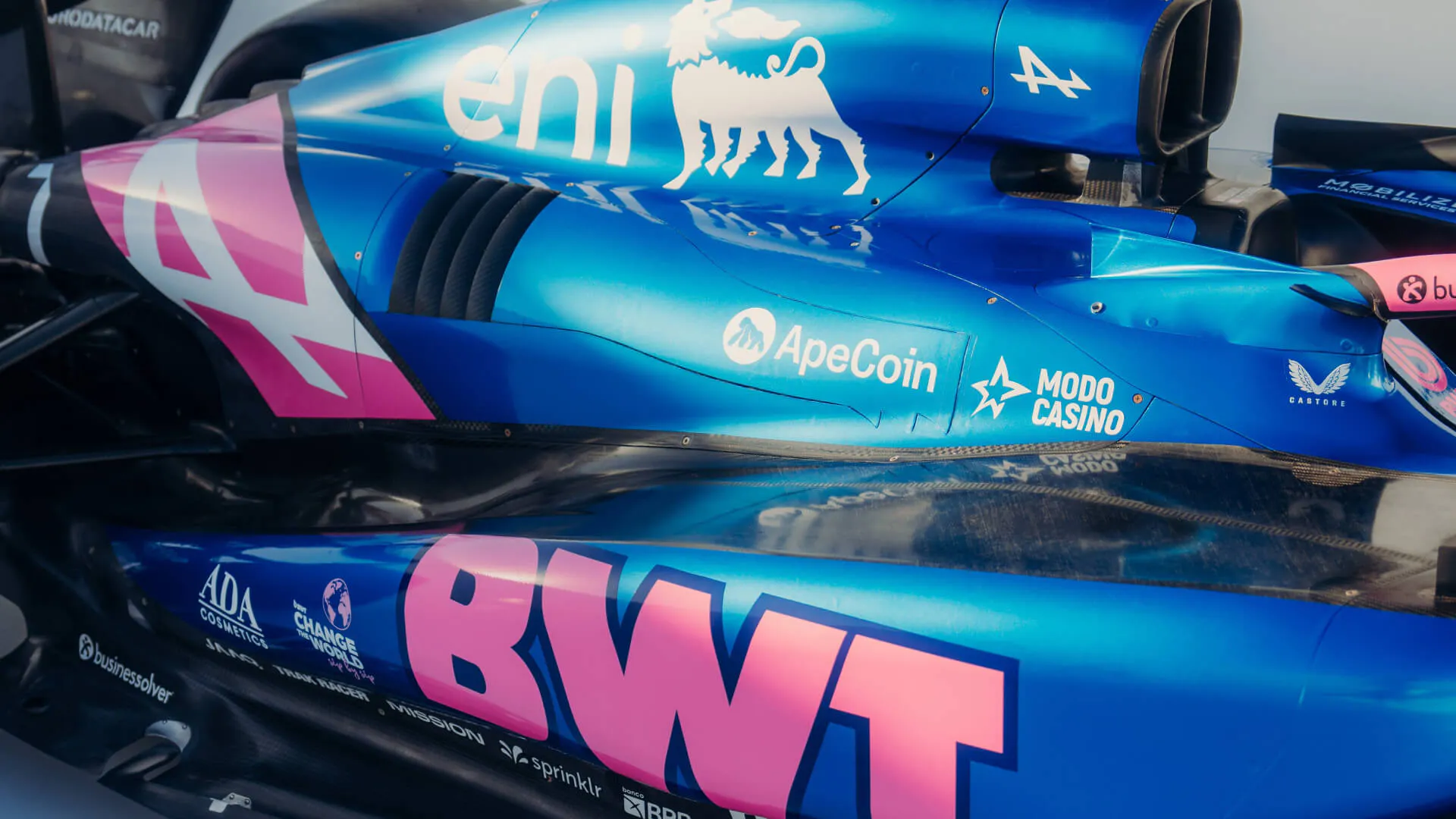 Alpine F1 A525 engine cover view 2025 new livery