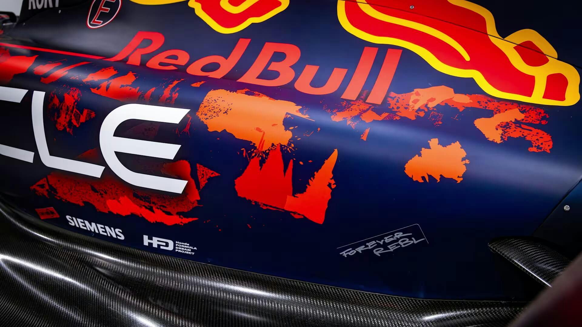 Focus on the sidepod of the RB20 special Livery for Great Britain