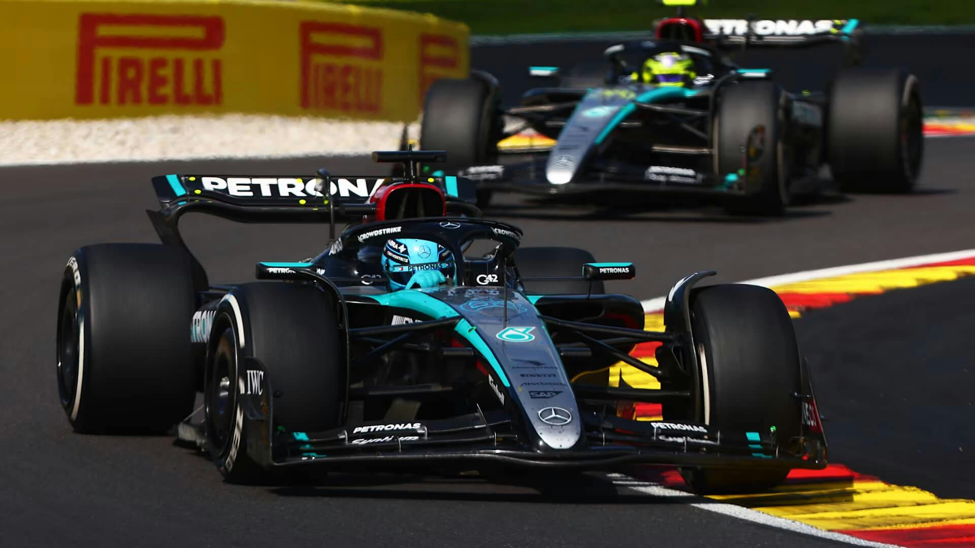 Hamilton hunting Russell at the end of the Belgium GP