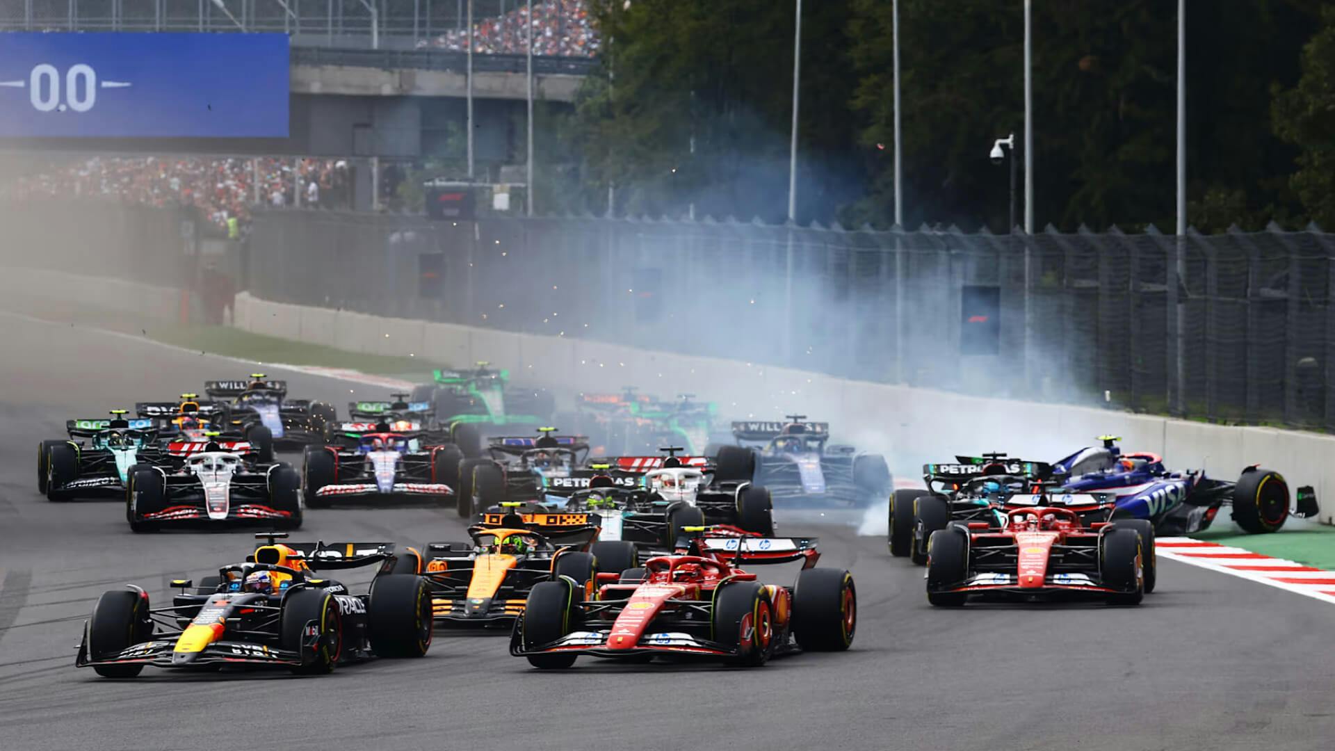 Chaos at the first corner of the Mexican Grand Prix