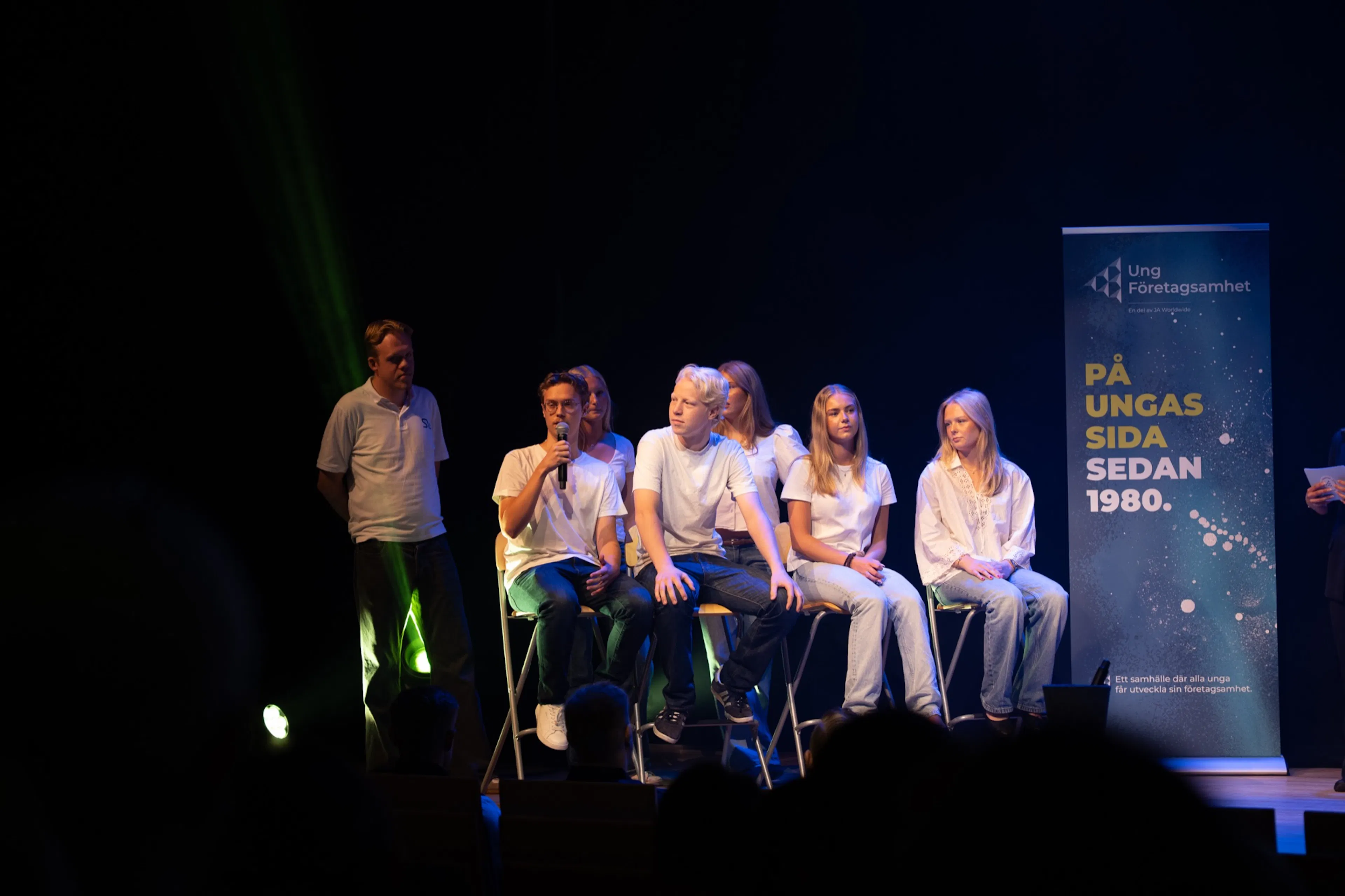 Panelsamtal på scenen