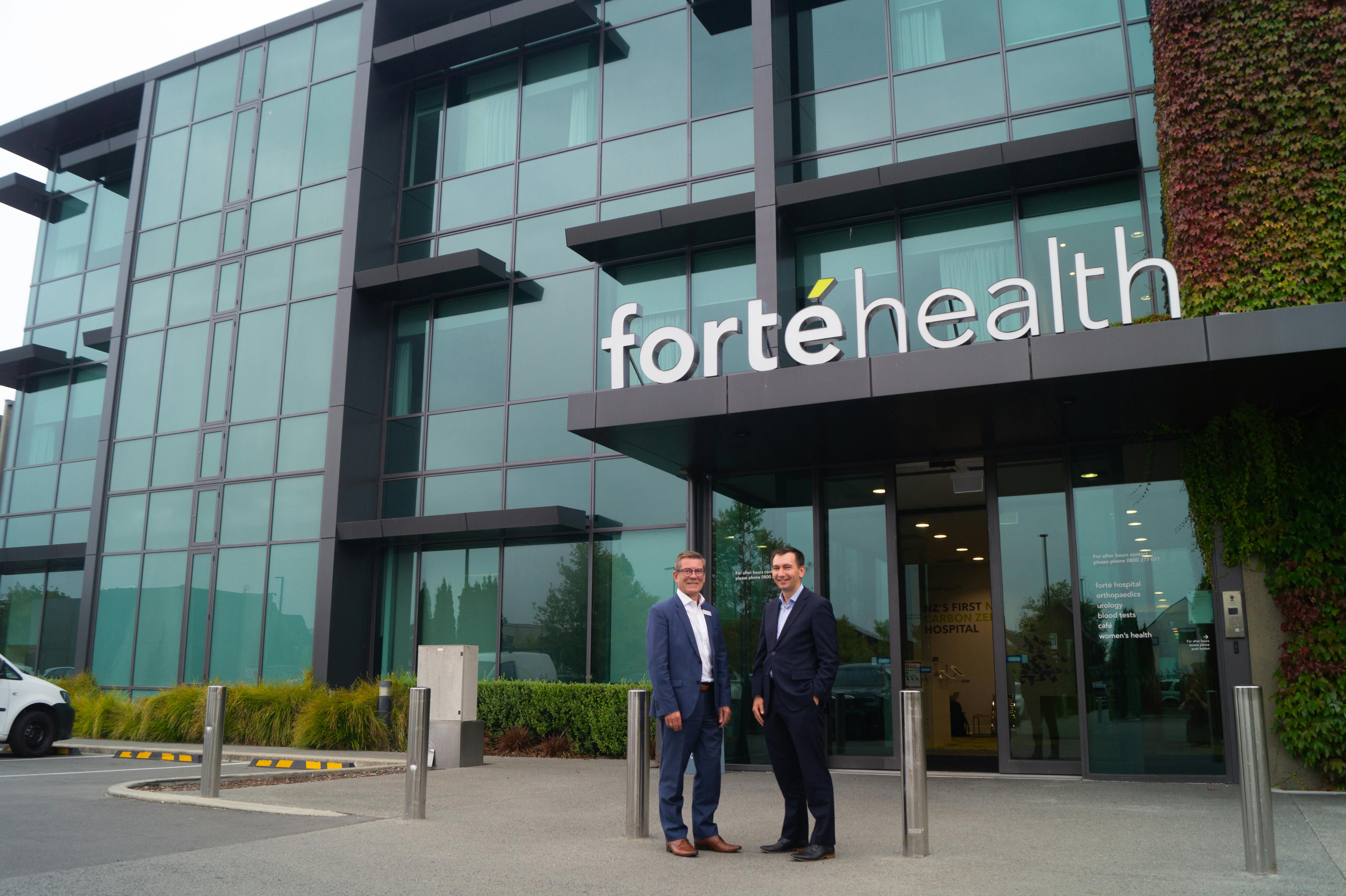 Forte Health CEO Michael Woodhouse and Minister of Health Simeon Brown outside Forte Hospital