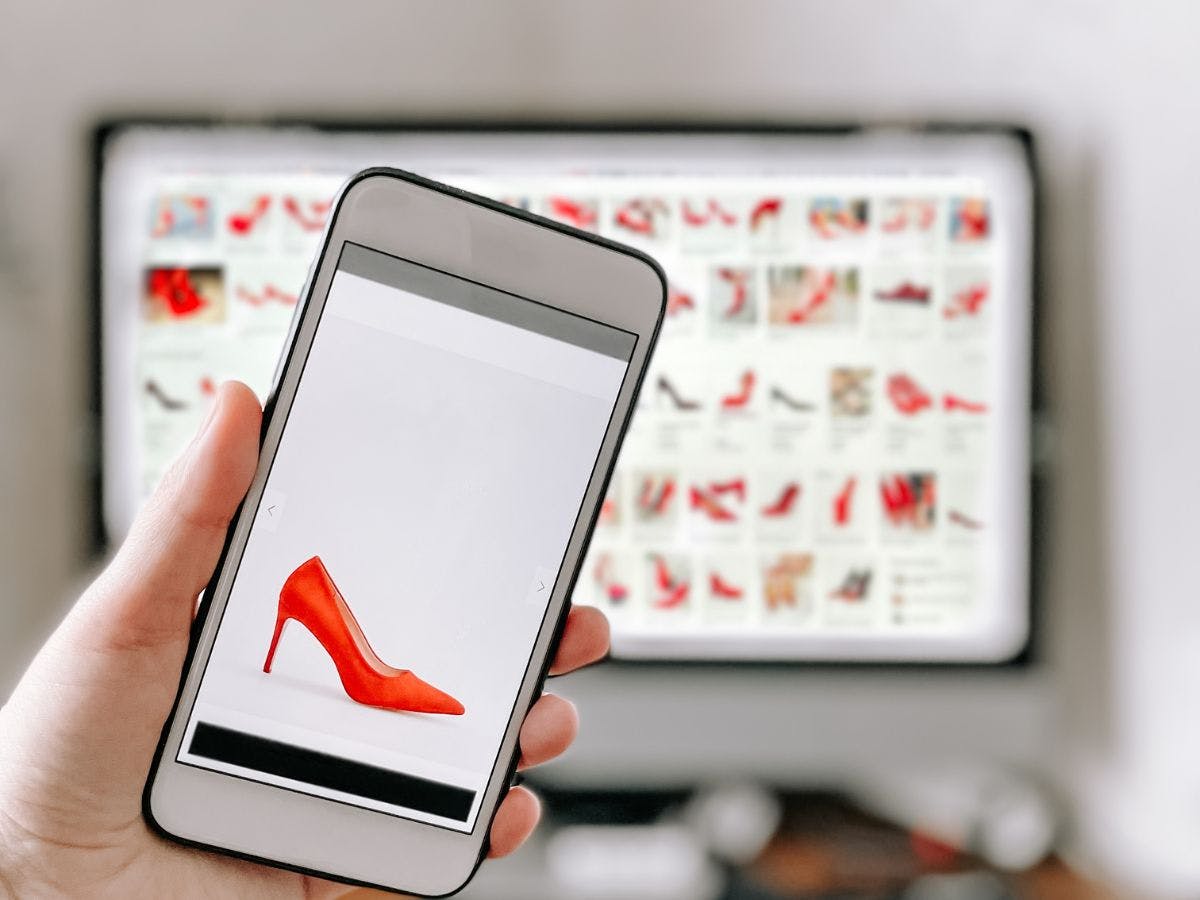 How to shop from Revolve US to ship your doorstep