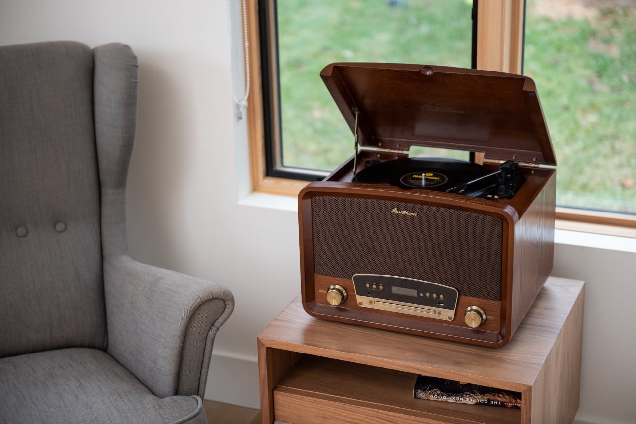 Electrohome Kingston 7-in-1 Bluetooth Record Player 