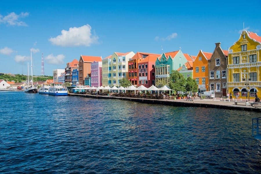 Shipping to Curaçao from the US