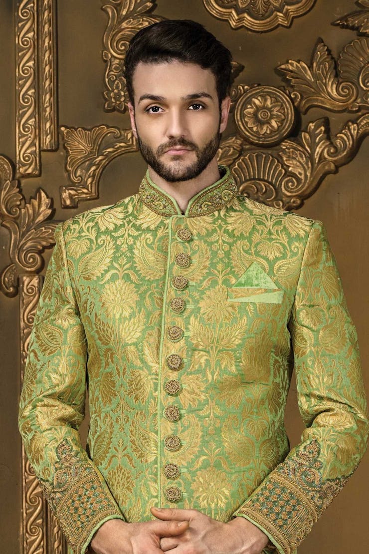 stylish groom outfits for mehndi