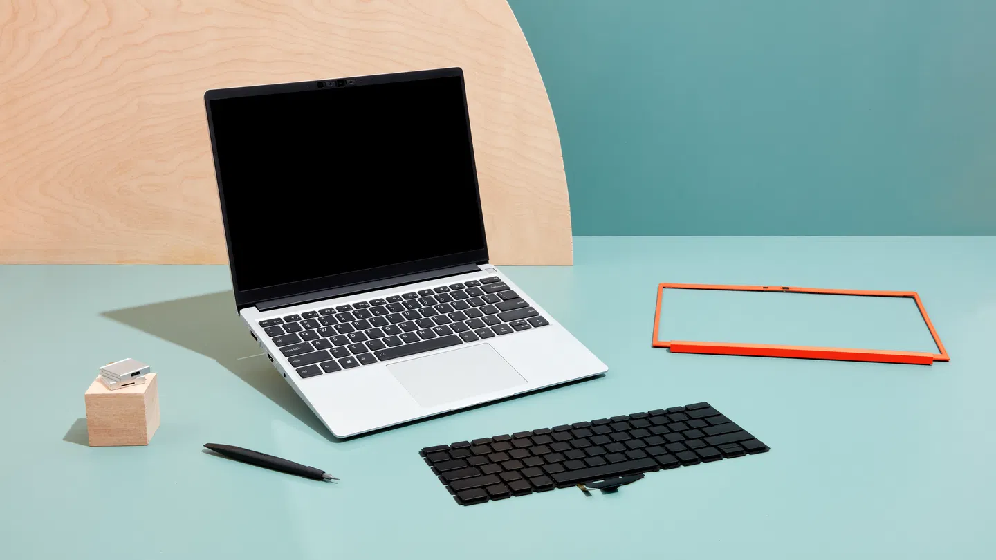 Frameork Laptop and components on a desk