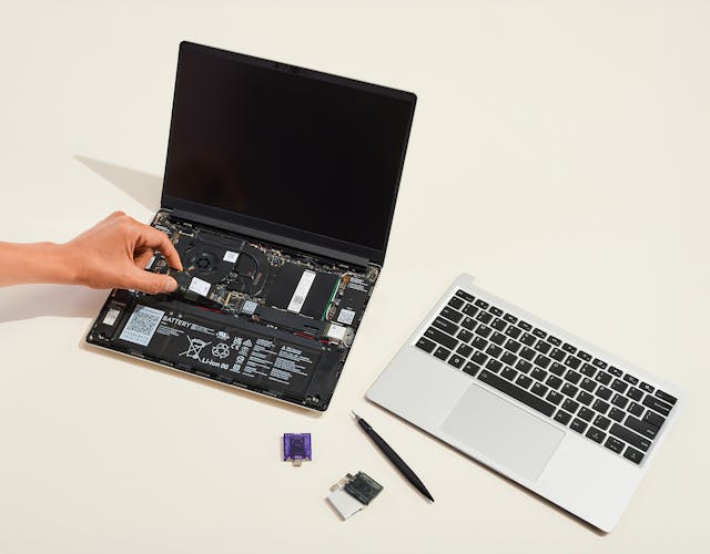 Image of someone updating their Framework Laptop 13