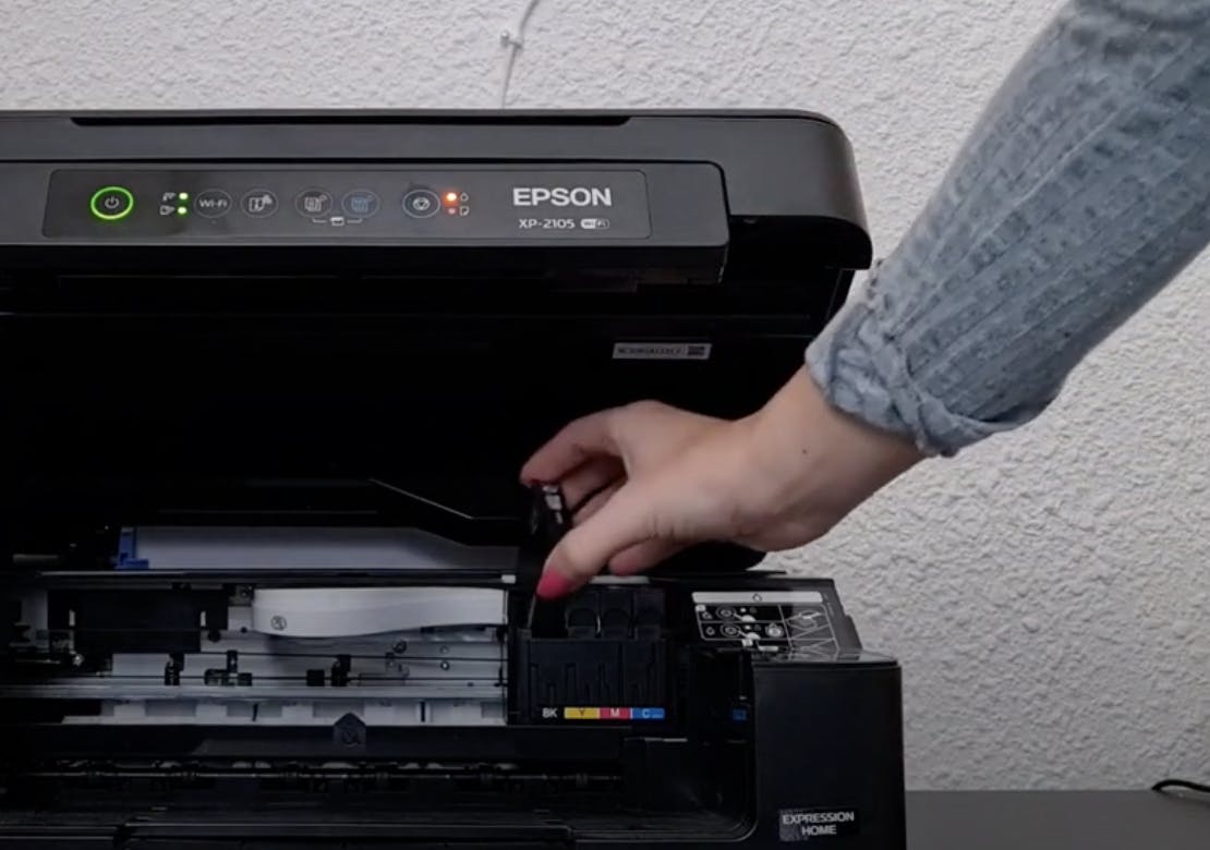 Comment remplacer une cartouche Epson XP 2105 avec France Toner ?