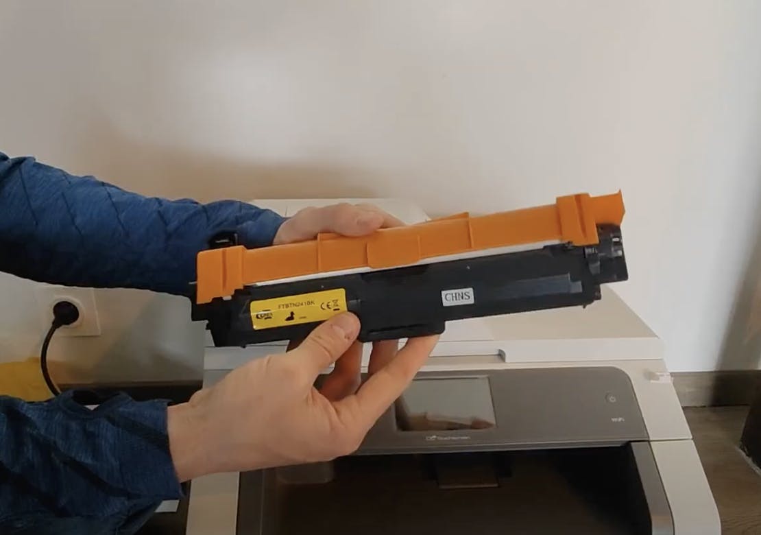 Comment installer ou remplacer votre toner BROTHER DCP 9020 CDW France Toner ?