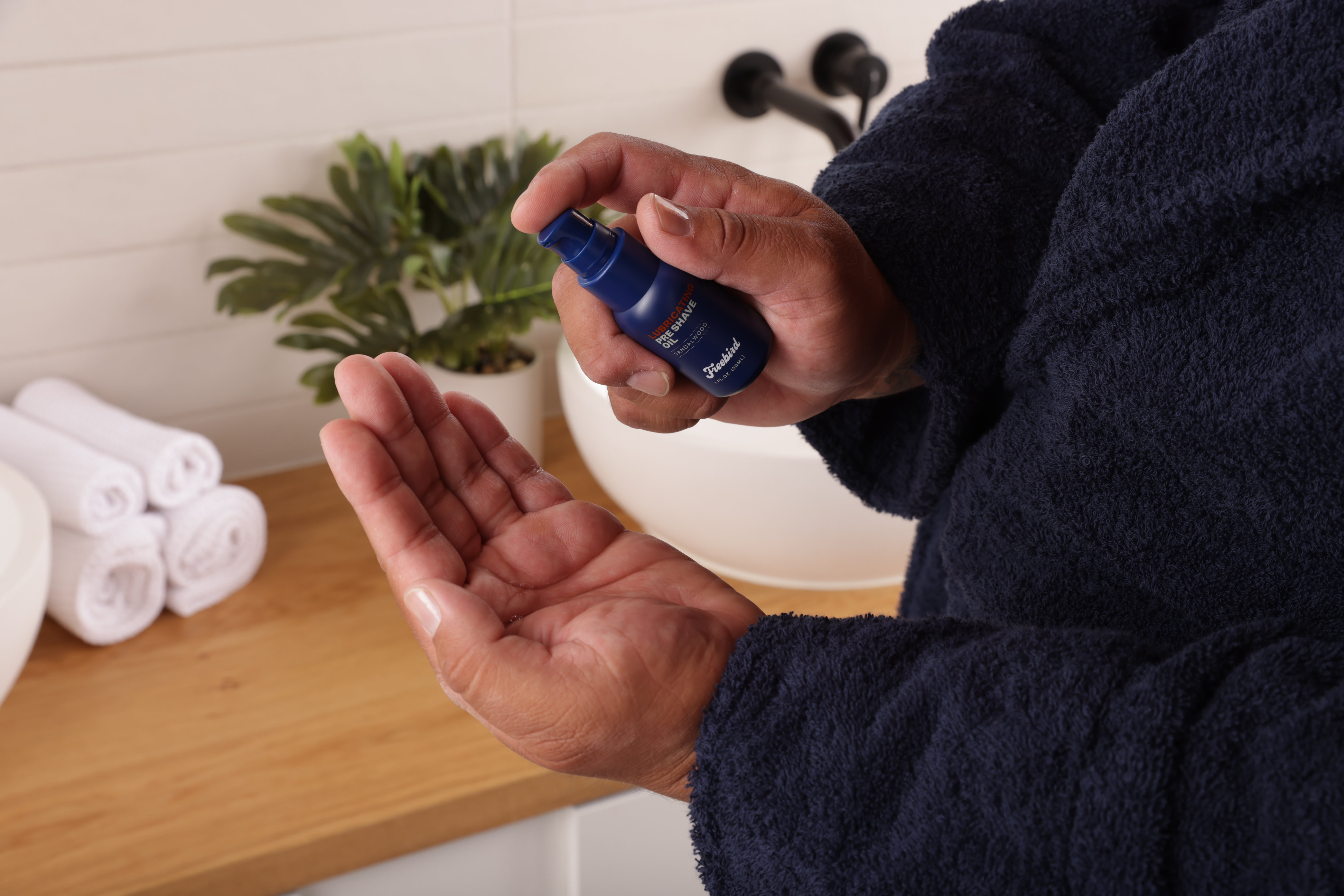 Freebird&trade; Sandalwood Pre-Shave Oil - Lubricate Your Scalp