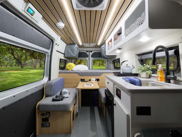 17D Cambridge Interior Front to Back