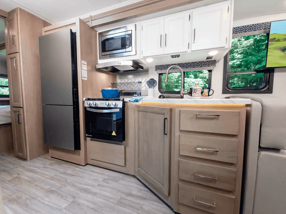 2026 Freedom Traveler B30 Hudson Bay Napa Collection Kitchen