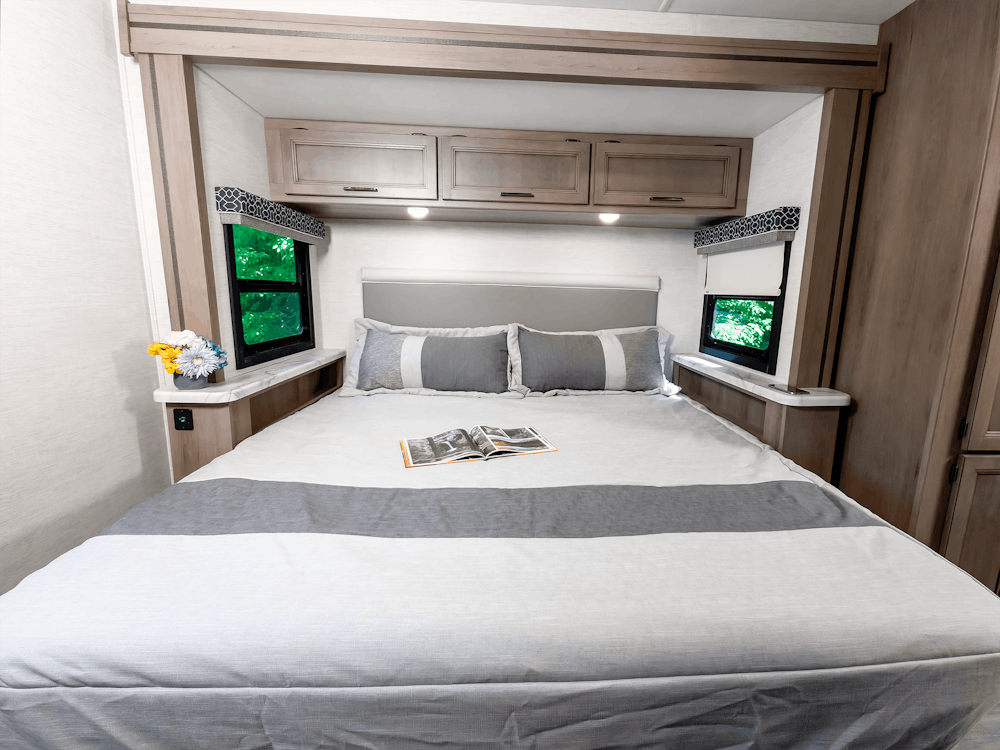 2026 Freedom Traveler B30 Hudson Bay Napa Collection Bedroom