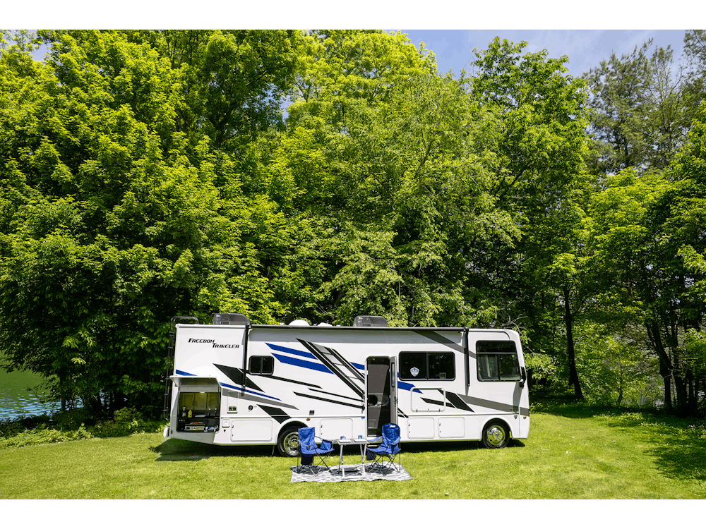 2026 Freedom Traveler B30 HD Max Exterior 2