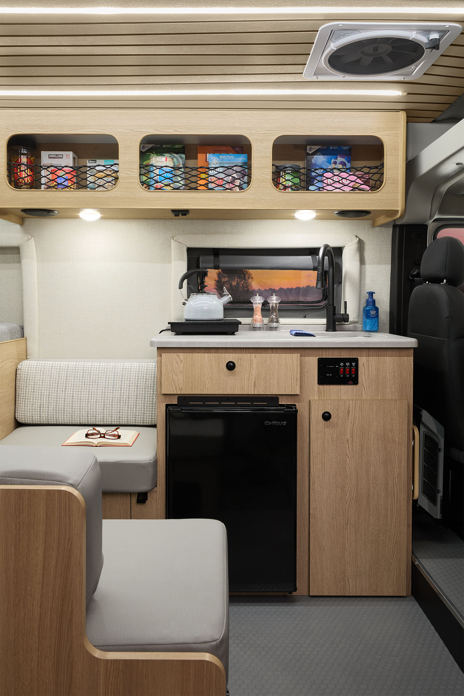 2026 Coleman 17D Cambridge Kitchen