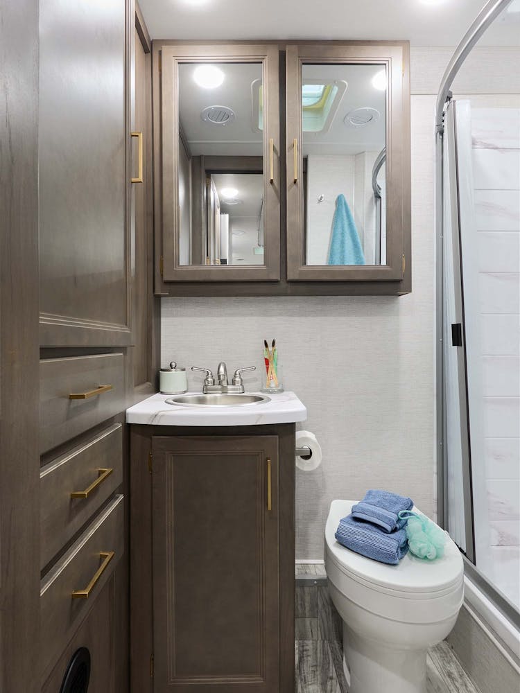 2024 Freedom Elite Oxford Black with Malibu Collection bathroom