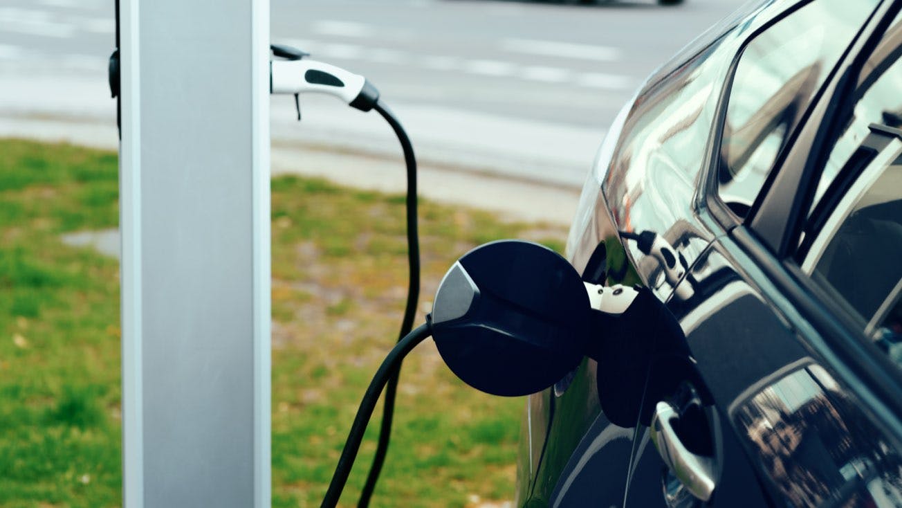 Förderung Elektroauto: FRIDAY klärt über den Umweltbonus auf