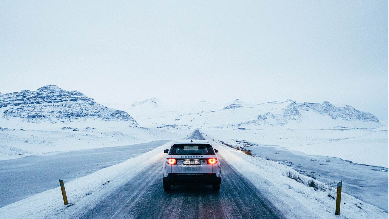 So befreist du dein Auto von Eis & Schnee! 