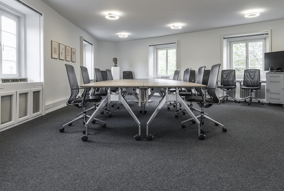 Institut für Auslandsbeziehungen Stuttgart | Stühle: primo | Konferenztisch: fallon vct