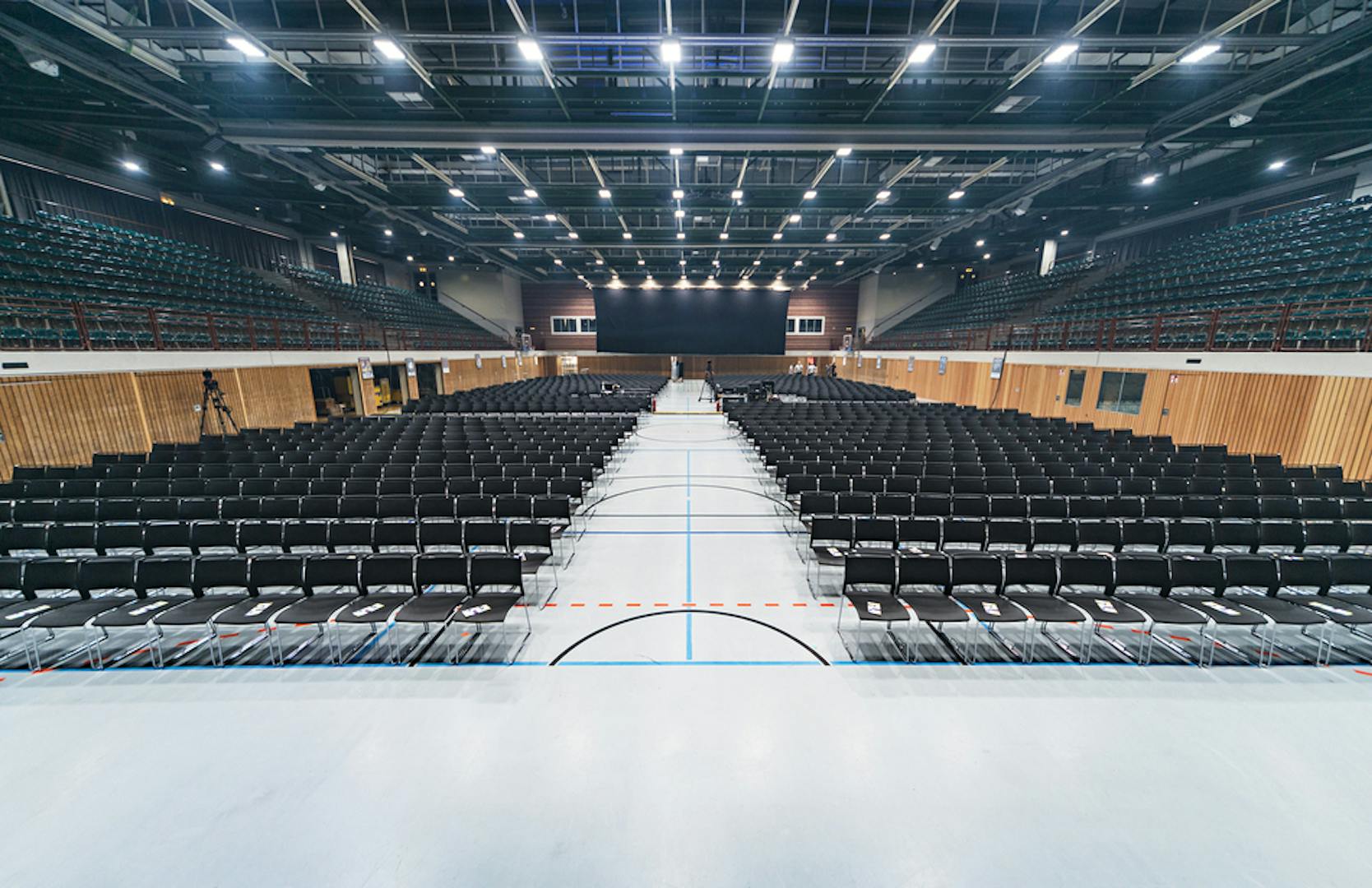 References_ tectake halle _ Würzburg_klif multipurpose chair_ stacking trolley