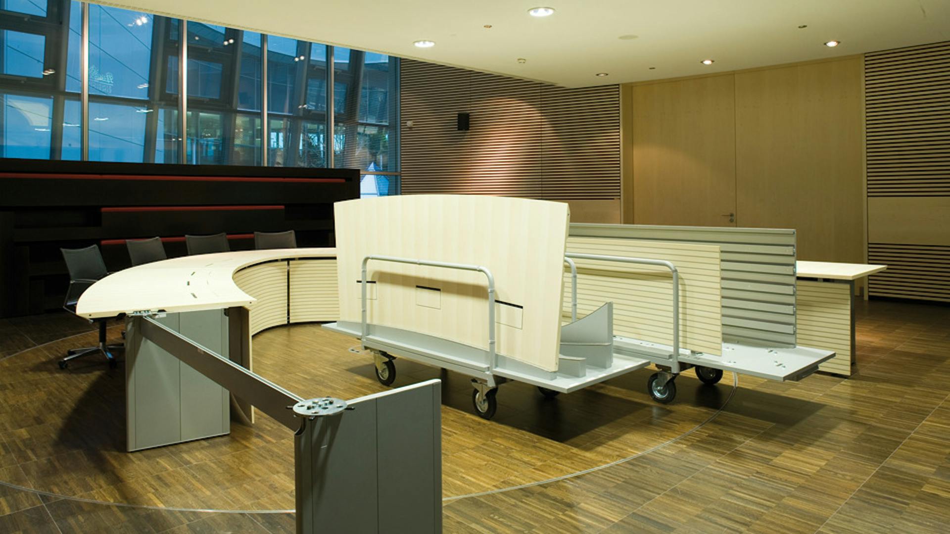 Daimler AG, Stuttgart | Konferenztisch: me I Montage