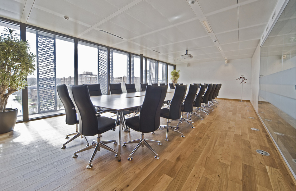 Post Luxemburg | Stühle: pharao comfort | Konferenztisch: fallon