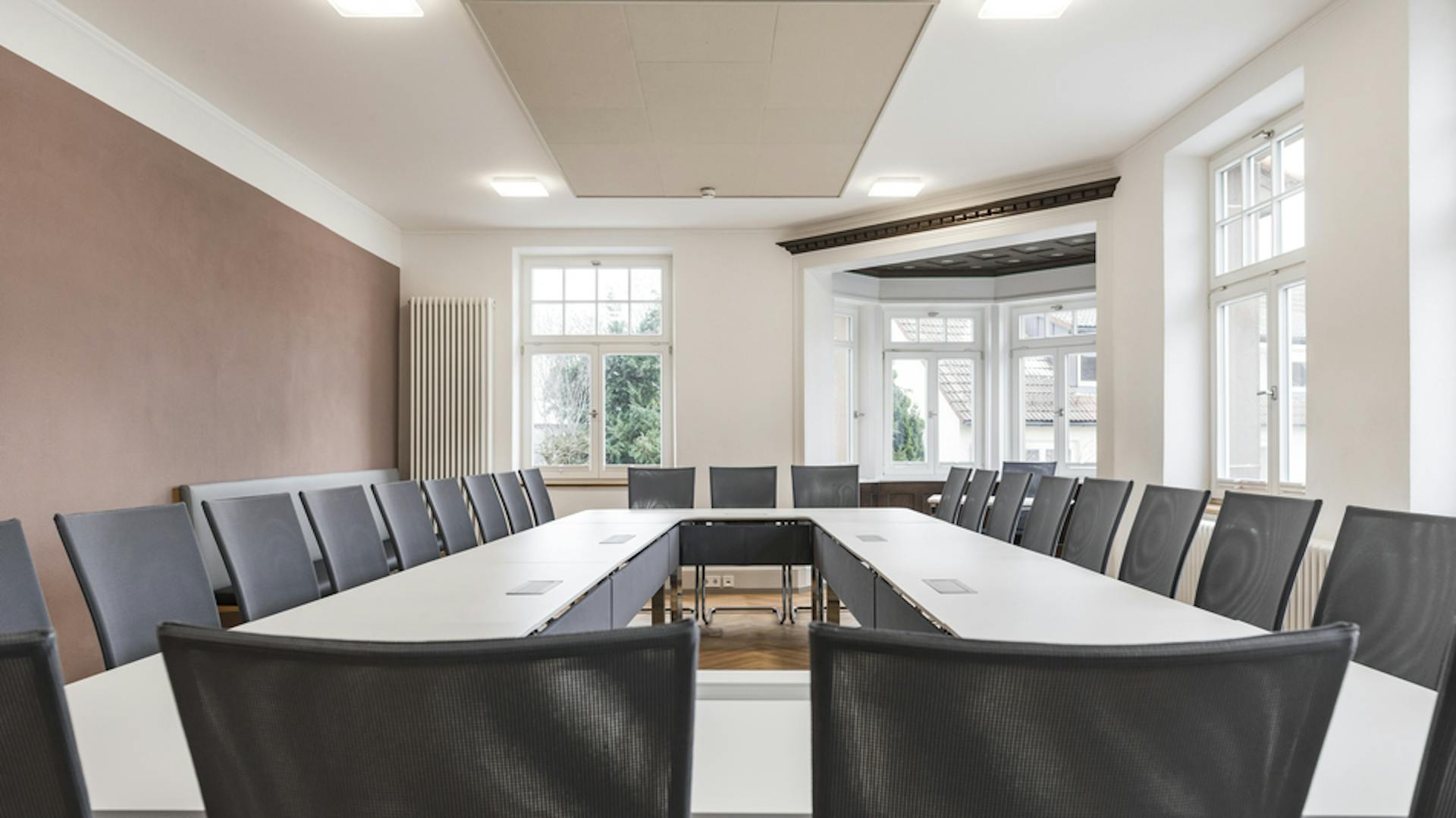 Rathaus Gerabronn | Konferenzanlage: c-base | Freischwinger: pharao net