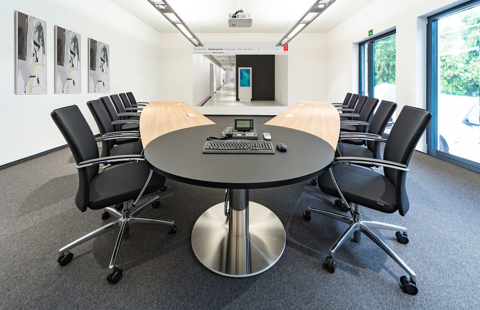 RK-Kutting | Konferenztisch: fallon vct | Konferenzsessel: pharao comfort