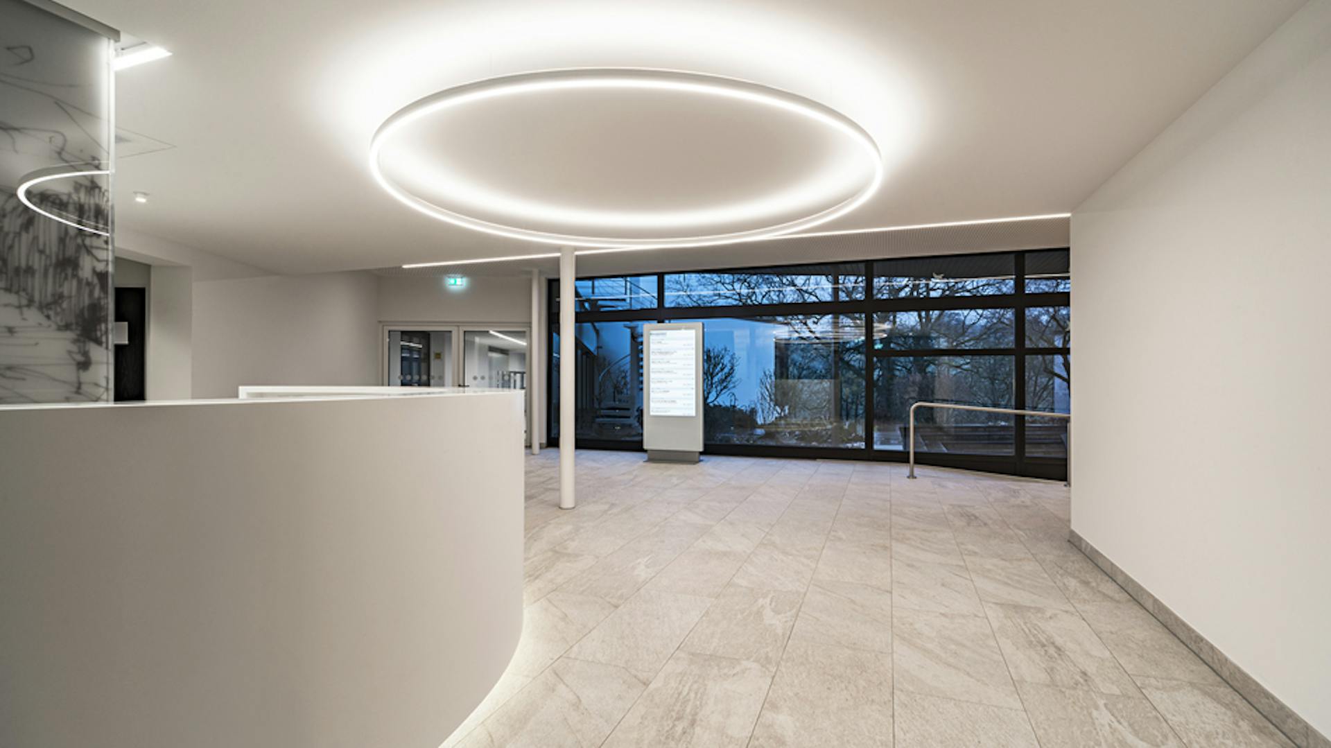 Arbeitgeberverband Südwestmetall | Medienstele: MIDS 55V