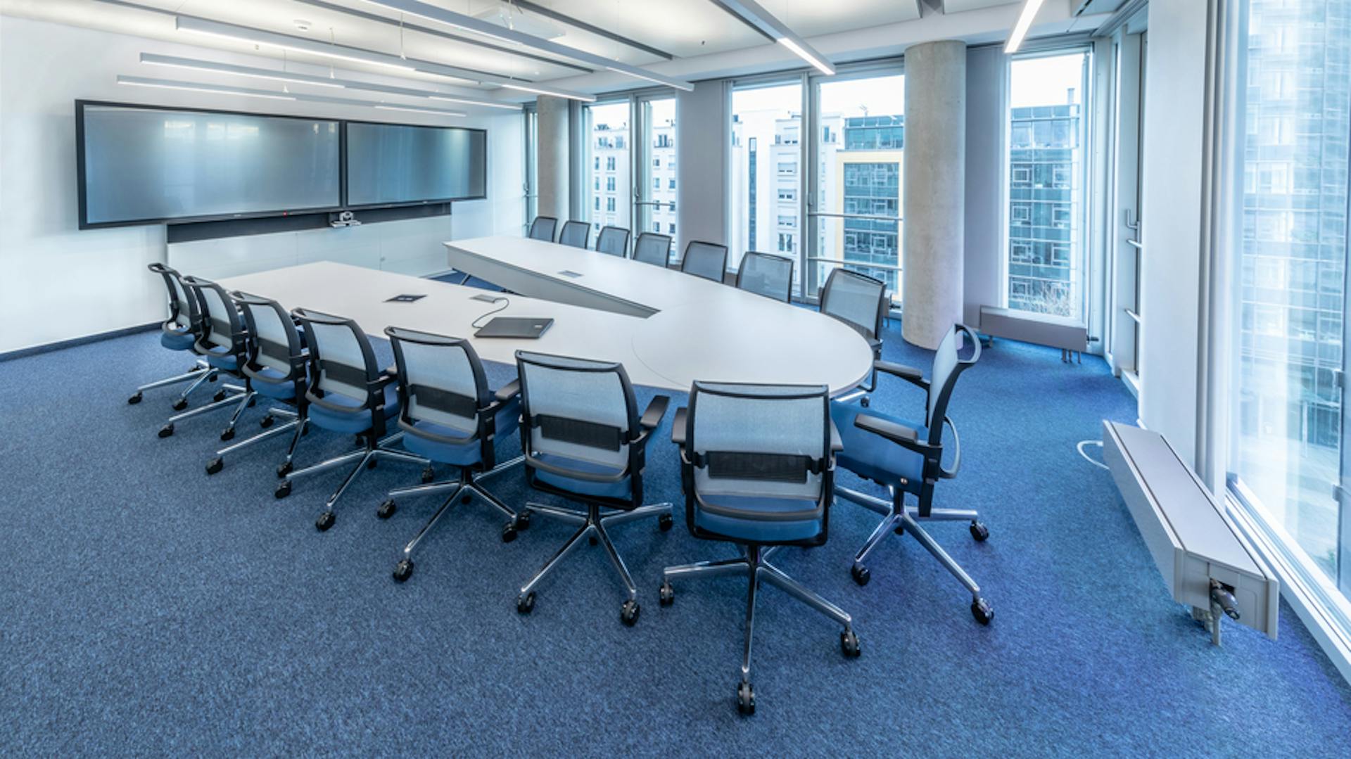 Referenzen- OSIsoft Europe GmbH- Frankfurt- fallon VCT Konferenzanlage- MICO-2 298 akustik Medienstele