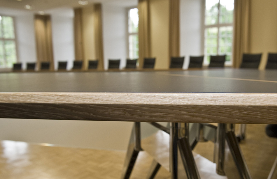 Referenzen- Universität Osnabrück- Osnabrück-  pharao comfort- fallon Konferenztisch 