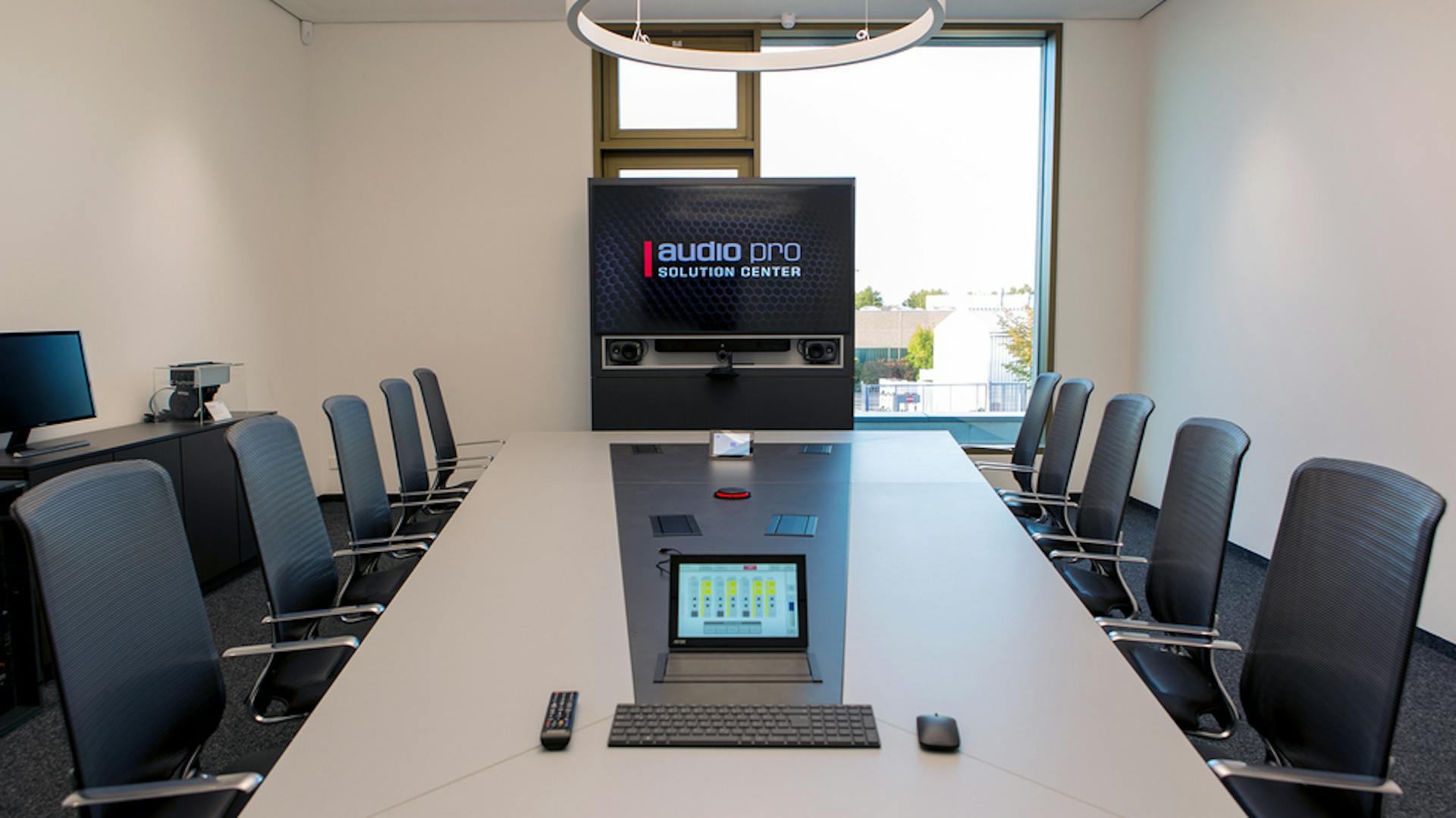 Referenzen- audio pro Heilbronn- Heilbronn- ctz flip stop Schwenktisch- primo Konferenzstuhl- MICO-1 Medienstele- Konferenztisch