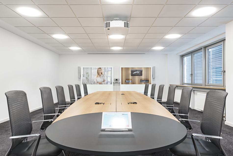 ebm-papst | Konferenztisch: fallon vct | Konferenzstuhl: primo