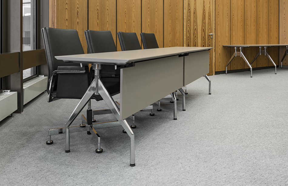Verwaltungsgebäude Nürnberg | Konferenztisch fallon