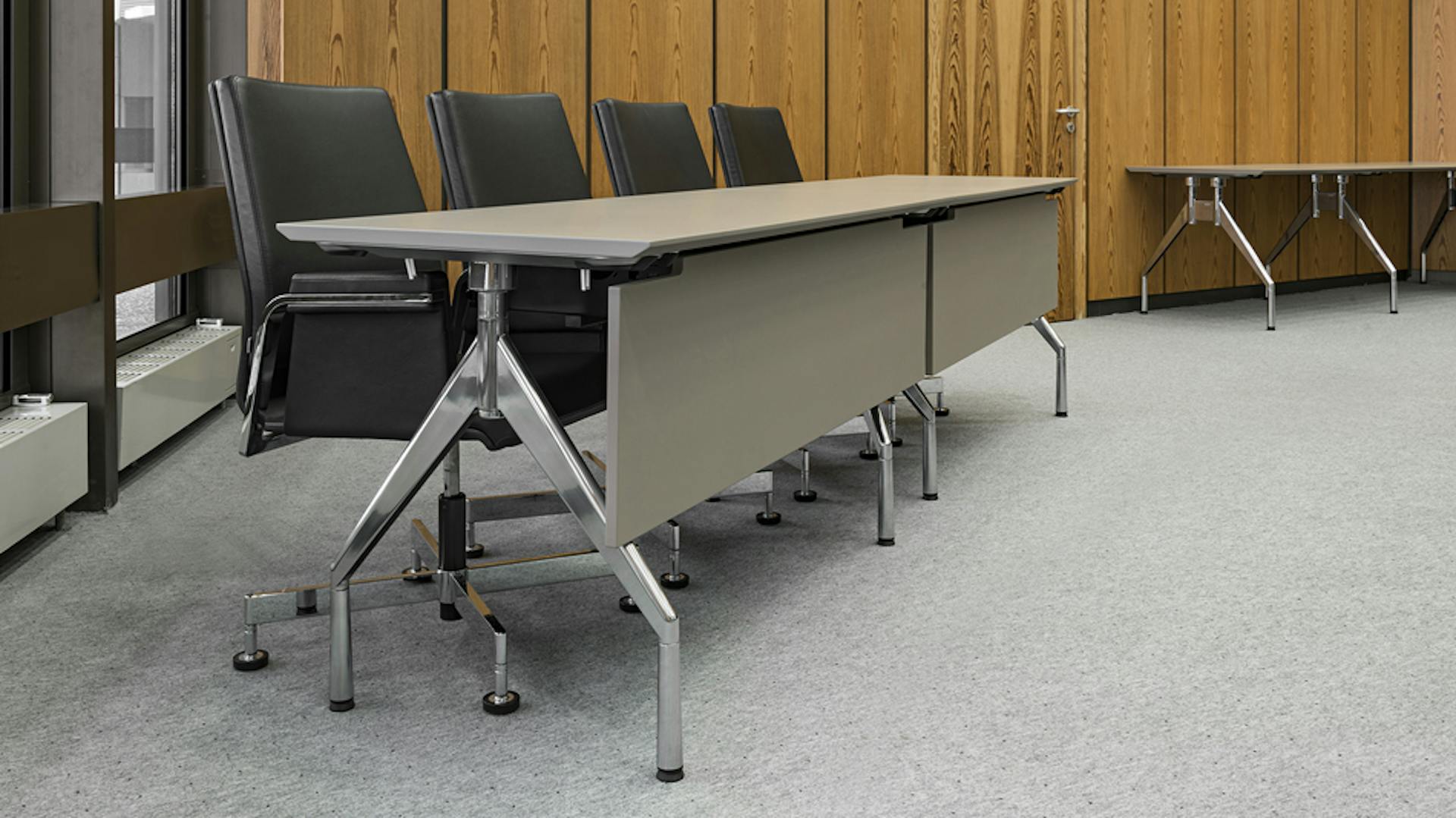 Verwaltungsgebäude Nürnberg | Konferenztisch fallon