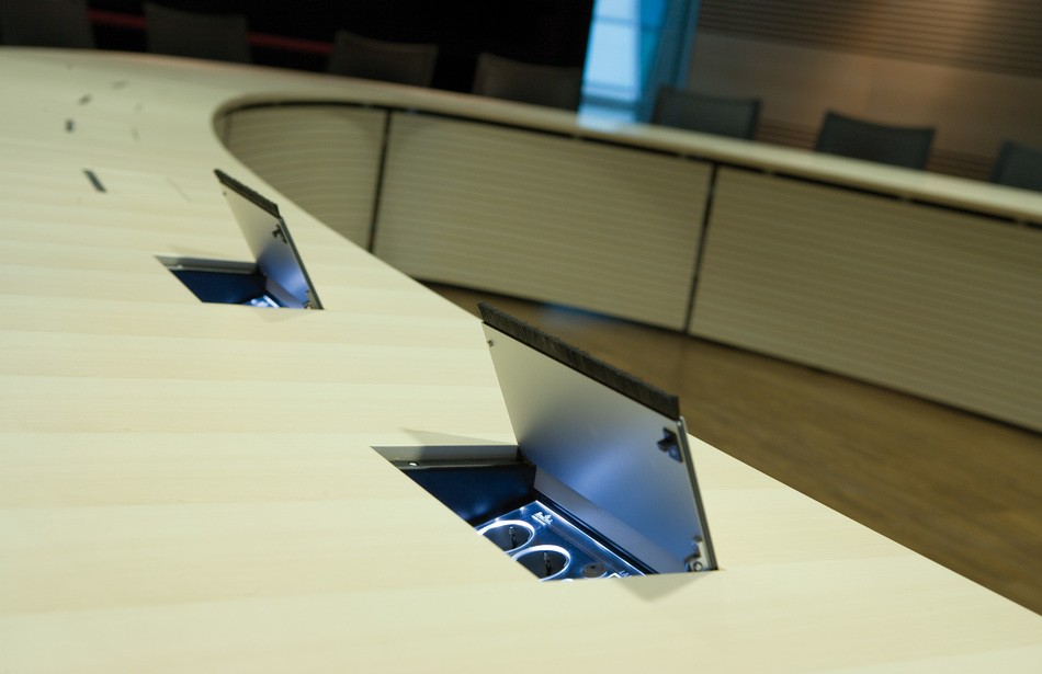 Daimler AG, Stuttgart | Conference table: me