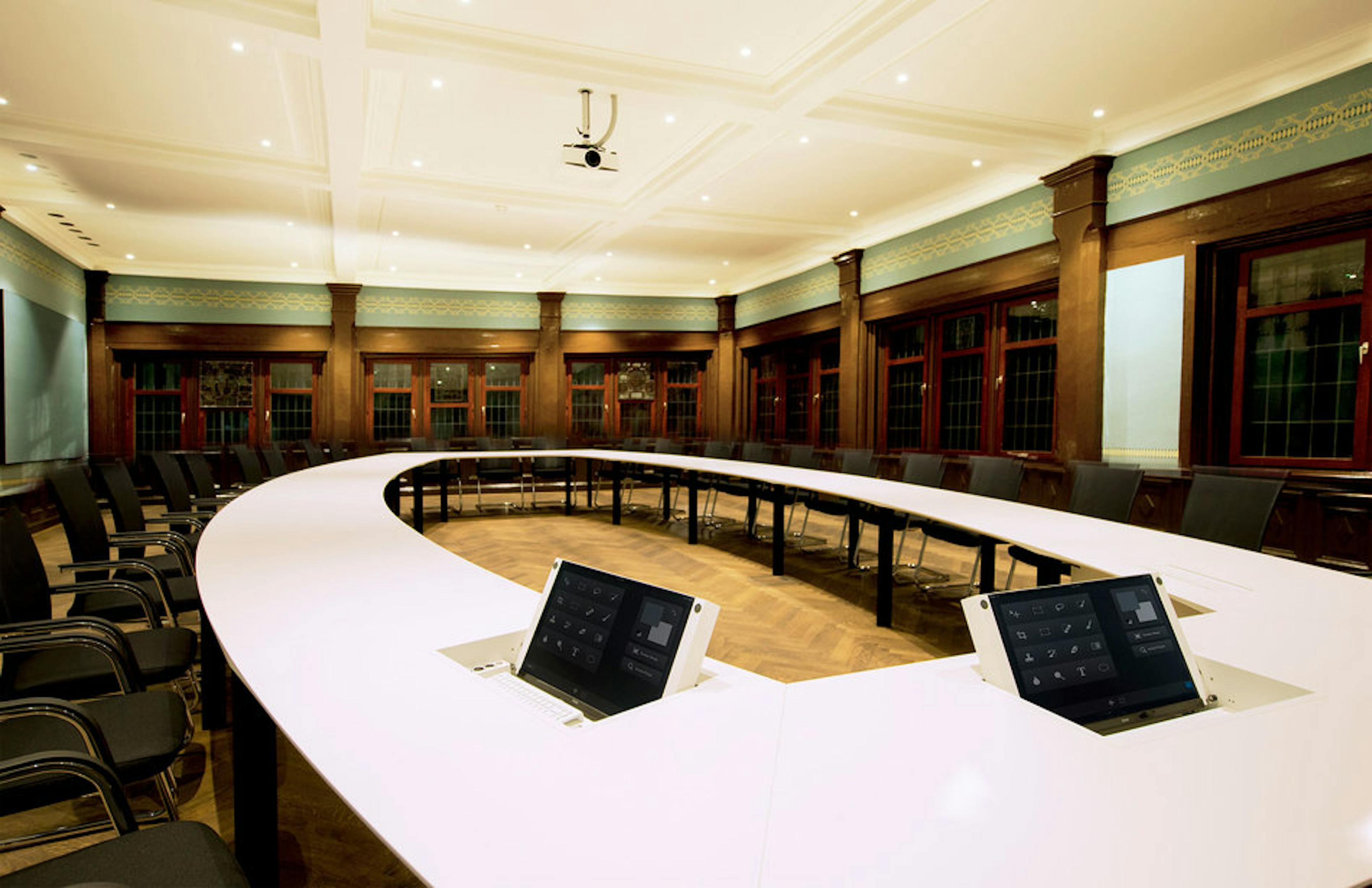 Tübingen Town Hall | Conference table: cetera | Conference chair: pharao