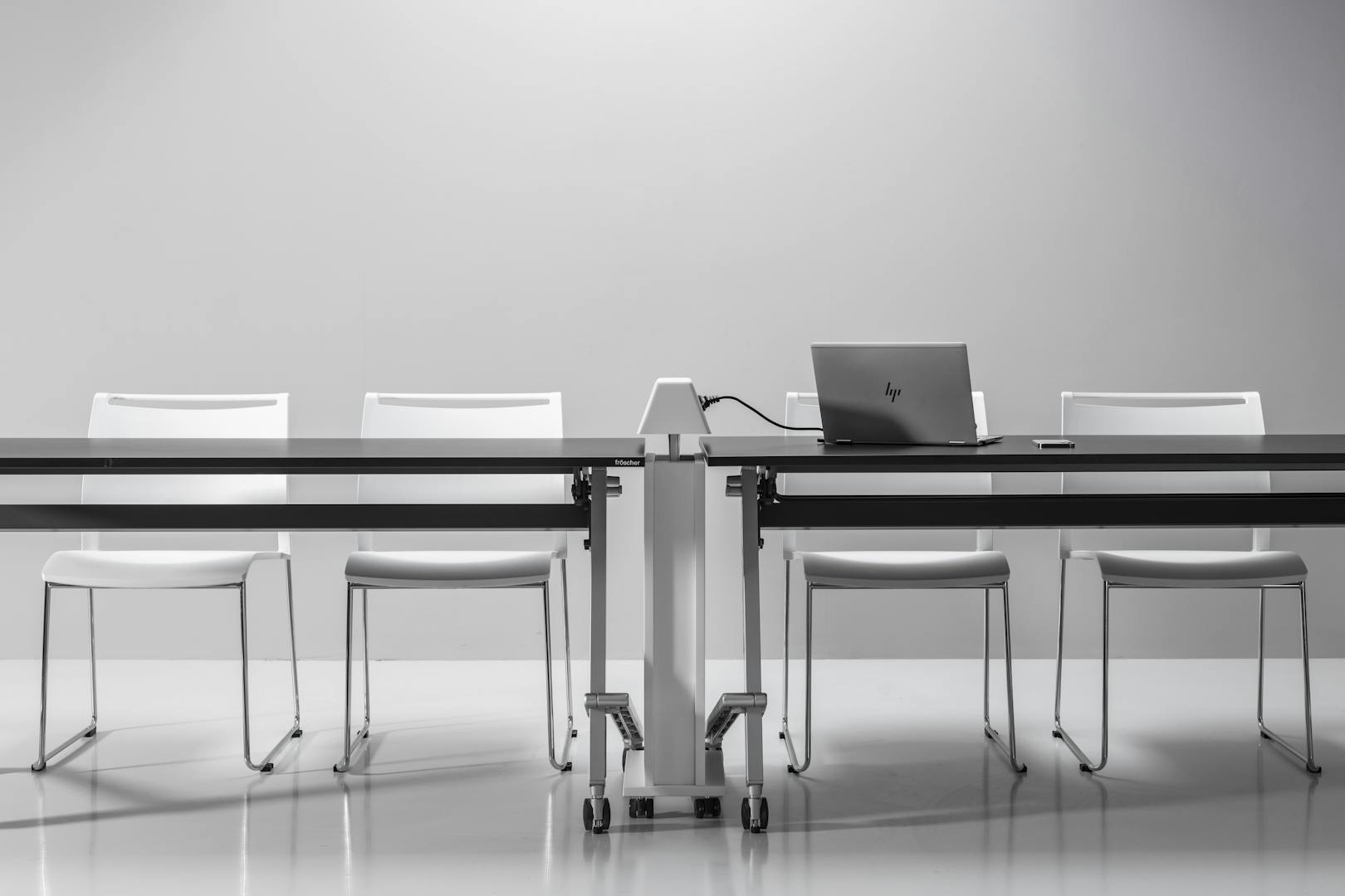 Produkte-Medienmöbel-docking-trolley-ctz-flip-stop-klif