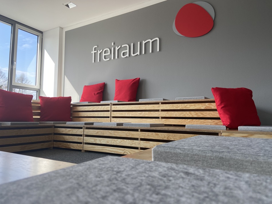 REIFF Technische Produkte I Freiraum I Sitzlandschaft: arena